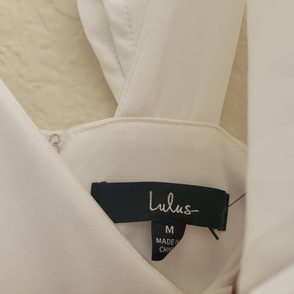 Lulu's NWT Divine Darling White Ruffled Skater Dress size M - Picture 6 of 9